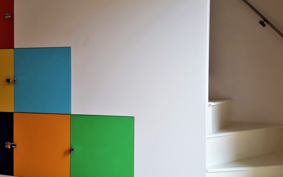 Escalier sur mesure avec rangement intégré