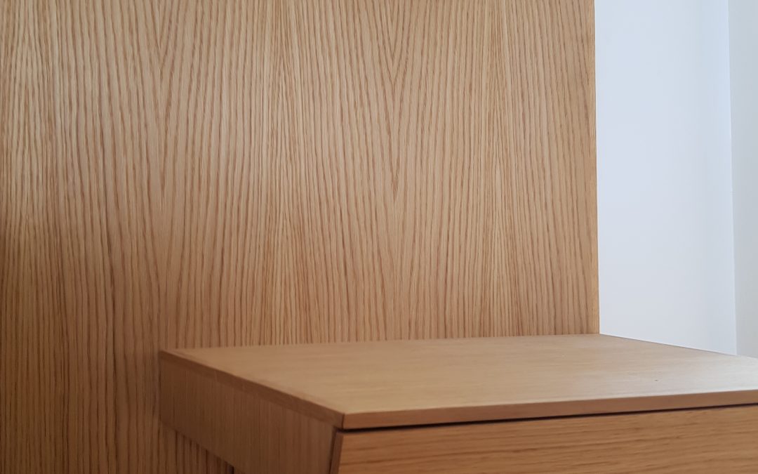 Tête de lit sur mesure avec chevets intégrés