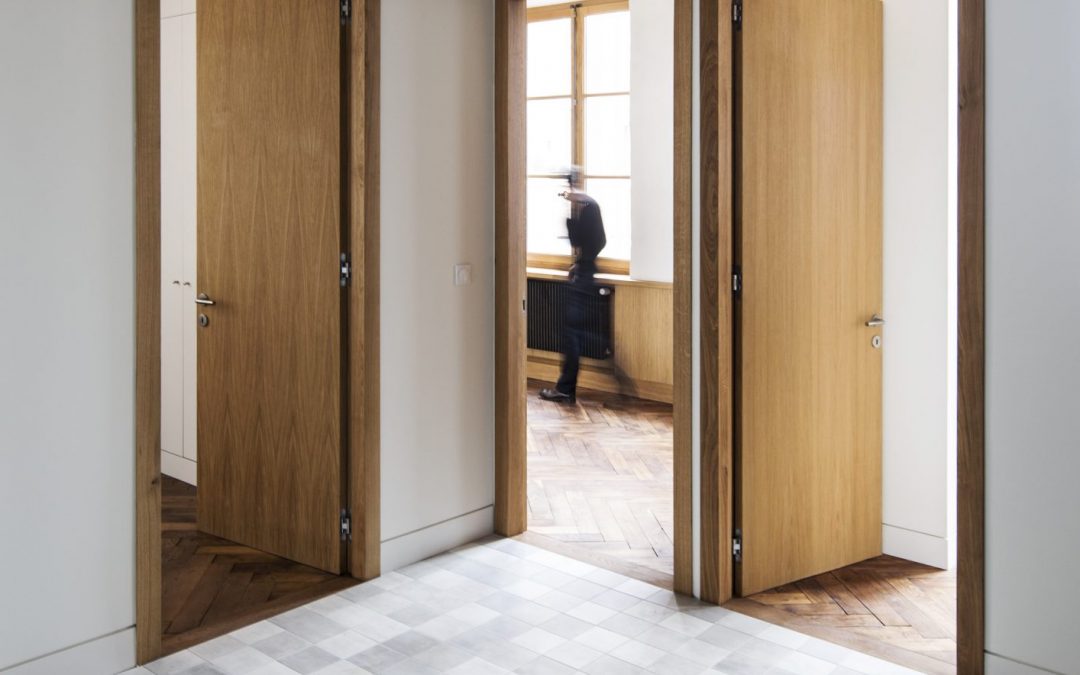 Porte battante en chêne sur mesure